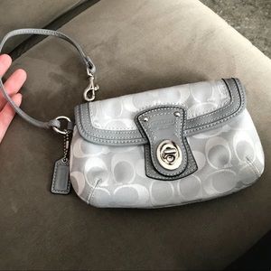 Grey wristlet coach!